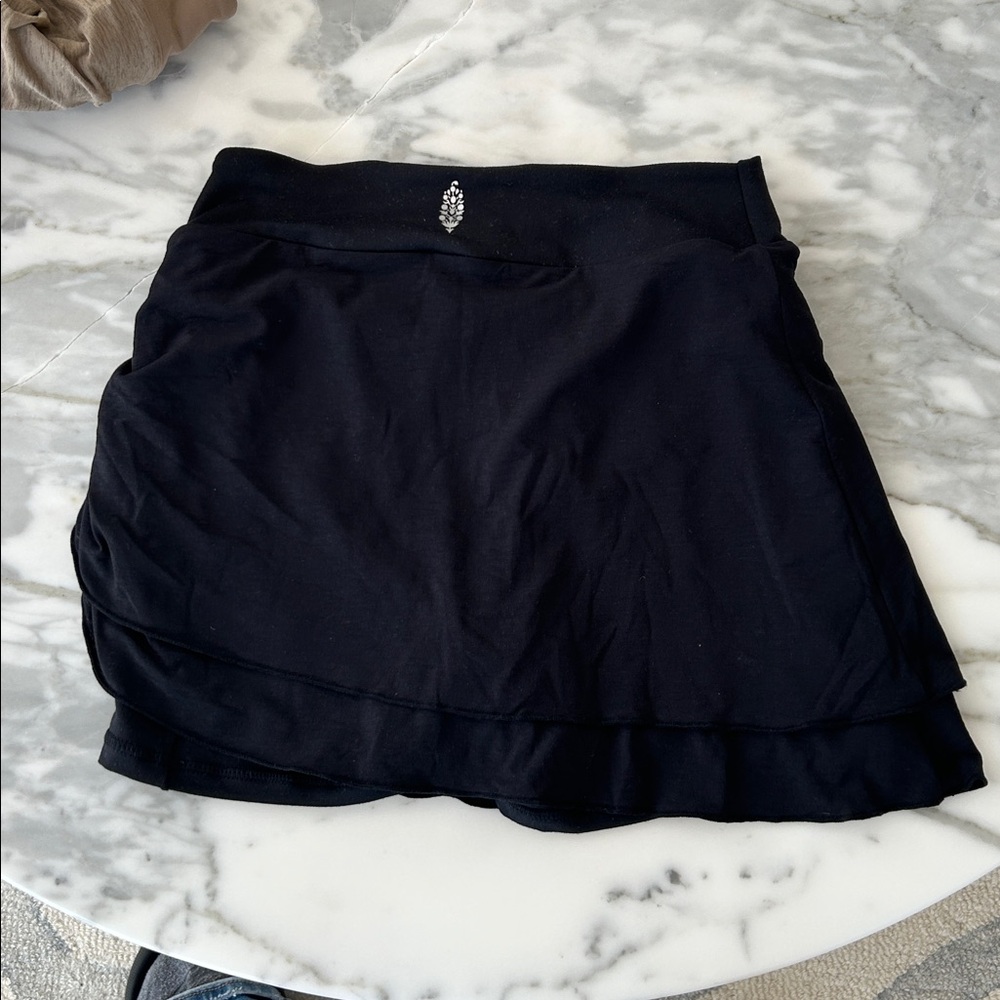 EUC Free People Movement Black Little Bit of Love Skort - Picture 6 of 7